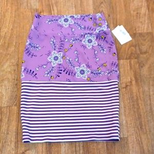 New! With tags. Lularoe skirt size medium Cassie